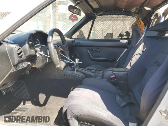 1990 Mazda MX-5 Miata z VIN JM1NA3511L0106323, wystawiony jako Copart lot #50449685 z przebiegiem 179 018 mil mil oraz Szkoda całkowita • Salvage title. Historia ofert i sprzedaży dostępna na DreamBid. Obrazek 7.
