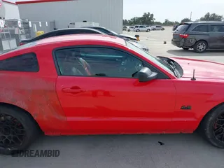 2006 Ford Mustang GT Deluxe with VIN 1ZVFT82H465211066, listed as a IAAI auction lot 41572368 with 84,389 mi miles. Bid and sale history available at carsss.com. Image 13.