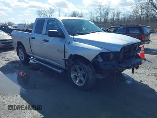 2016 Ram 1500 Express z VIN 1C6RR7FT0GS154026, wystawiony jako IAAI lot #41837135 z przebiegiem 25 878 mil mil oraz . Historia ofert i sprzedaży dostępna na DreamBid. Obrazek 1.