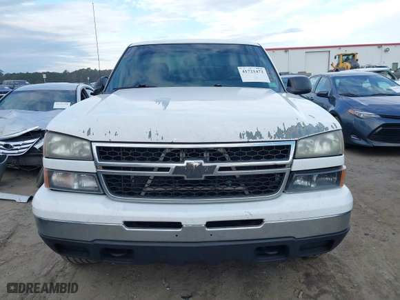 2006 Chevrolet Silverado 1500 LT1 with VIN 2GCEC19T261110996, listed as a IAAI auction lot 41721472 with 242,319 mi miles. Bid and sale history available at carsss.com. Image 12.