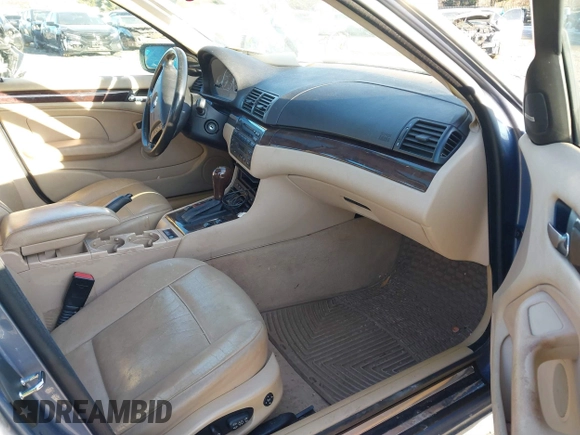 2003 BMW 3 Series 330i with VIN WBAEV53493KM30960, listed as a IAAI auction lot 41420568 with 192,456 mi miles. Bid and sale history available at carsss.com. Image 5.