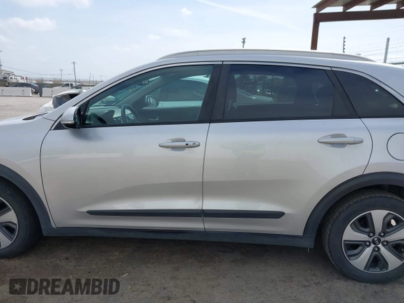 2018 Kia Niro EX with VIN KNDCC3LC6J5148315, listed as a IAAI auction lot 42074938 with 120,117 mi miles and . Bid and sale history available at DreamBid. Image 15.