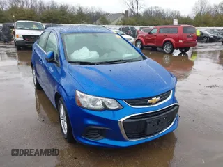 2019 Chevrolet Sonic LT z VIN 1G1JD5SB8K4132562, wystawiony jako IAAI lot #41475879 z przebiegiem 48 473 mil mil oraz . Historia ofert i sprzedaży dostępna na DreamBid. Obrazek 1.