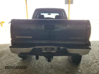 2003 Chevrolet Silverado 1500HD LT z VIN 1GCGK13U33F162400, wystawiony jako Copart lot #73840764 z przebiegiem 204 912 mil mil oraz Szkoda całkowita • Salvage title. Historia ofert i sprzedaży dostępna na DreamBid. Obrazek 6.