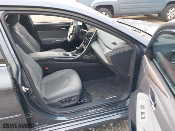 2020 Toyota Avalon Limited with VIN 4T1DZ1FBXLU049687, listed as a IAAI auction lot 42016417 with 36,331 mi miles. Bid and sale history available at carsss.com. Image 5.