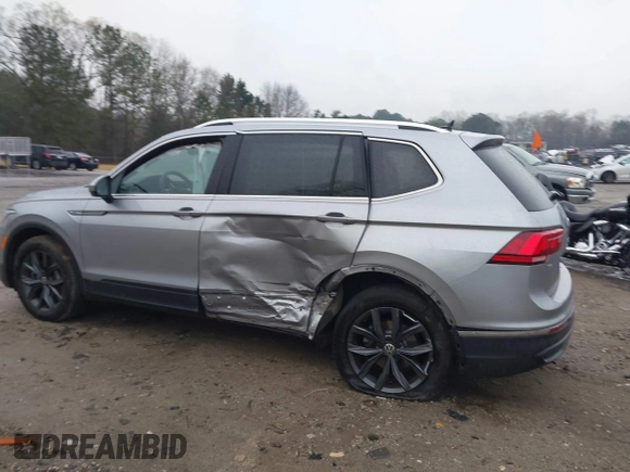 2023 Volkswagen Tiguan SE with VIN 3VV3B7AX6PM032195, listed as a IAAI auction lot 41867087 with 29,860 mi miles and . Bid and sale history available at DreamBid. Image 6.
