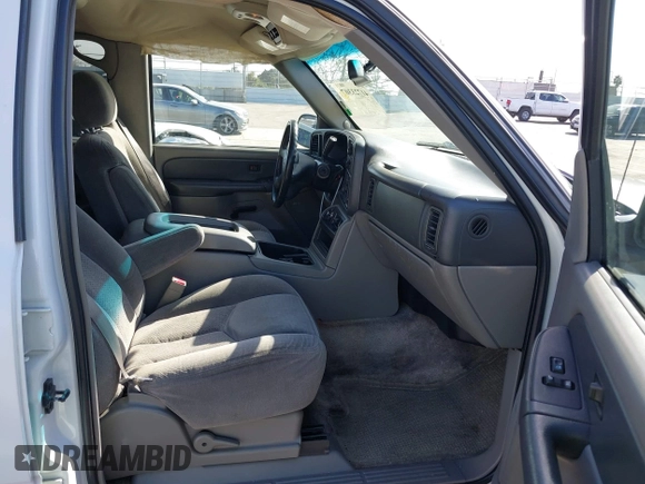 2003 Chevrolet Suburban LS with VIN 1GNEC16T13J106726, listed as a IAAI auction lot 41723307 with 217,062 mi miles. Bid and sale history available at carsss.com. Image 5.