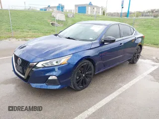 2019 Nissan Altima 2.5 SR with VIN 1N4BL4CV0KC179789, listed as a IAAI auction lot 41989401 with 82,028 mi miles. Bid and sale history available at carsss.com. Image 17.