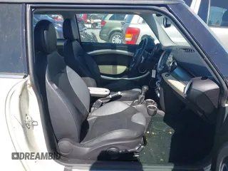 2007 MINI Hardtop S с VIN WMWMF73537TL92266, выставлен на аукционе IAAI как лот 42532567 с пробегом 161 717 миль миль и . История ставок и продаж доступна на DreamBid. Изображение 5.
