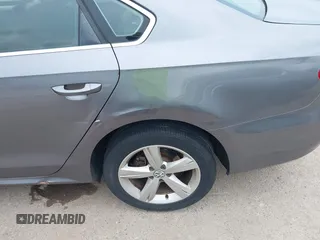 2012 Volkswagen Passat SE с VIN 1VWBP7A38CC070562, выставлен на аукционе IAAI как лот 42422441 с пробегом 182 237 миль миль и . История ставок и продаж доступна на DreamBid. Изображение 6.