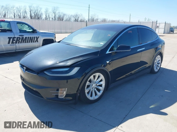 2017 Tesla Model X 90D z VIN 5YJXCAE28HF059140, wystawiony jako IAAI lot #41648518 z przebiegiem Nie podano mil oraz . Historia ofert i sprzedaży dostępna na DreamBid. Obrazek 18.