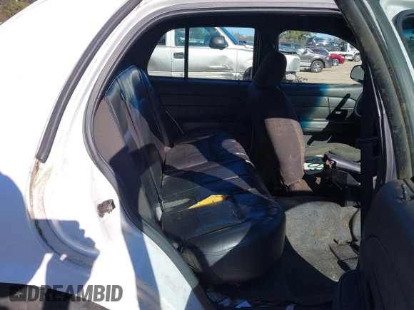 2005 Ford Police Interceptor z VIN 2FAFP71WX5X164985, wystawiony jako IAAI lot #41363721 z przebiegiem 147 950 mil mil oraz . Historia ofert i sprzedaży dostępna na DreamBid. Obrazek 8.