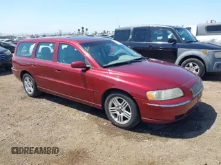 2006 Volvo V70 2.5L Turbo with VIN YV1SW592562557180, listed as a IAAI auction lot 41993197 with 126,892 mi miles. Bid and sale history available at carsss.com. Image 1.