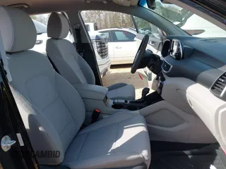2019 Hyundai Tucson SE z VIN KM8J23A45KU921641, wystawiony jako IAAI lot #41840246 z przebiegiem 47 529 mil mil oraz . Historia ofert i sprzedaży dostępna na DreamBid. Obrazek 5.