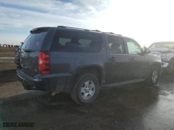 2010 Chevrolet Suburban LT with VIN 1GNUKJE33AR138995, listed as a Copart auction lot 46938435 with 281,335 mi miles and Clean Title. Bid and sale history available at carsss.com. Image 3.