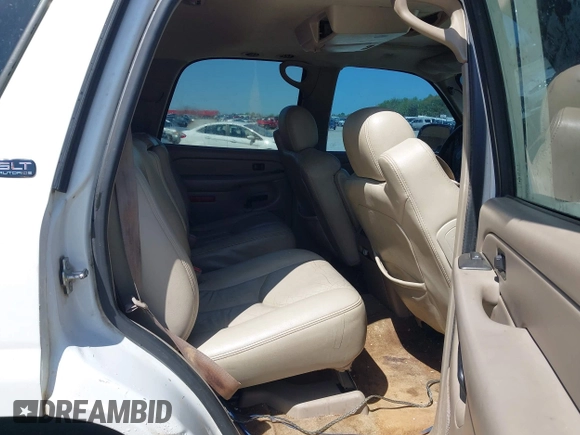 2005 GMC Yukon SLT with VIN 1GKEC13T35J128179, listed as a IAAI auction lot 41985296 with 255,582 mi miles. Bid and sale history available at carsss.com. Image 8.