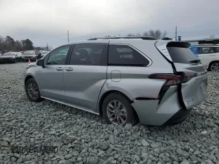 2025 Toyota Sienna XLE with VIN 5TDJRKEC7SS227680, listed as a Copart auction lot 48118175 with 1,085 mi miles and Salvage Title. Bid and sale history available at carsss.com. Image 2.