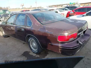 1995 Chevrolet Caprice Classic with VIN 1G1BL52W1SR104079, listed as a IAAI auction lot 41384358 with 1 mi miles. Bid and sale history available at carsss.com. Image 3.