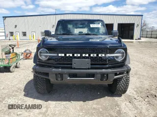 2022 Ford Bronco z VIN 1FMEE5DP4NLB67930, wystawiony jako Copart lot #54741955 z przebiegiem 8 087 mil mil oraz Szkoda całkowita • Salvage title. Historia ofert i sprzedaży dostępna na DreamBid. Obrazek 5.