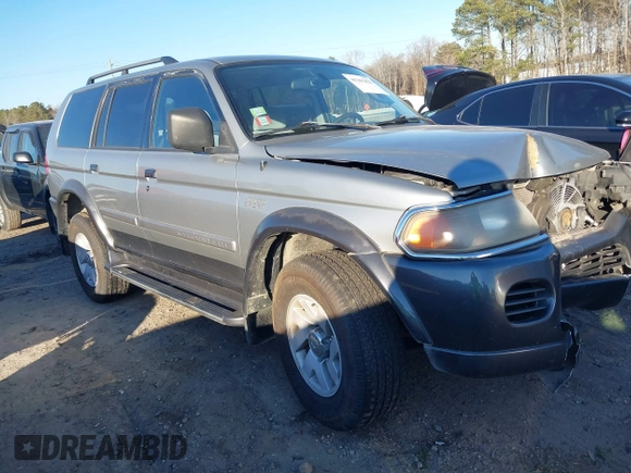 2001 Mitsubishi Montero Sport XLS with VIN JA4LS31H21P063147, listed as a IAAI auction lot 41367823 with 189,373 mi miles. Bid and sale history available at carsss.com. Image 1.