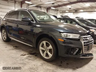 2020 Audi Q5 Premium with VIN WA1ANAFY2L2083393, listed as a IAAI auction lot 41408268 with 75,930 mi miles. Bid and sale history available at carsss.com. Image 1.