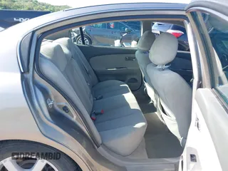 2005 Nissan Altima S z VIN 1N4AL11D05C281697, wystawiony jako IAAI lot #42220810 z przebiegiem 104 047 mil mil oraz . Historia ofert i sprzedaży dostępna na DreamBid. Obrazek 8.