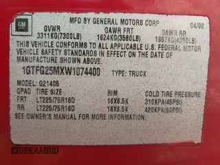 1998 GMC Savana z VIN 1GTFG25MXW1074400, wystawiony jako IAAI lot #42271307 z przebiegiem 283 291 mil mil oraz . Historia ofert i sprzedaży dostępna na DreamBid. Obrazek 9.