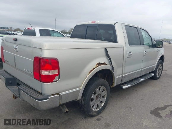 2006 Lincoln Mark LT with VIN 5LTPW185X6FJ17249, listed as a IAAI auction lot 42146867 with 1 mi miles. Bid and sale history available at carsss.com. Image 4.
