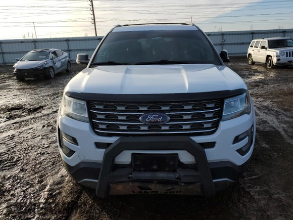 2016 Ford Explorer XLT with VIN 1FM5K8D80GGC95256, listed as a Copart auction lot 44363225 with 105,502 mi miles and Salvage Title. Bid and sale history available at carsss.com. Image 5.