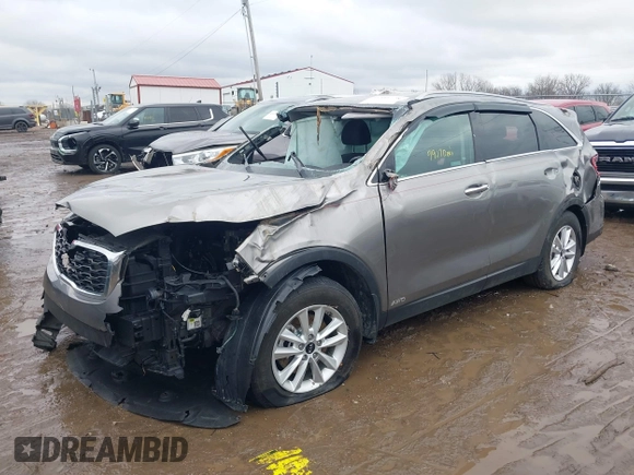 2019 Kia Sorento LX z VIN 5XYPGDA33KG537484, wystawiony jako IAAI lot #41441778 z przebiegiem 99 170 mil mil oraz . Historia ofert i sprzedaży dostępna na DreamBid. Obrazek 6.