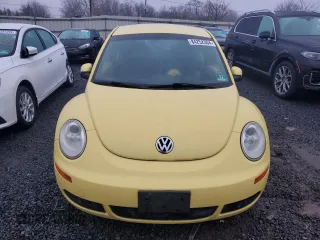 2010 Volkswagen New Beetle Coupe with VIN 3VWPG3AG9AM010836, listed as a Copart auction lot 84252304 with 79,692 mi miles and Clean Title. Bid and sale history available at carsss.com. Image 5.