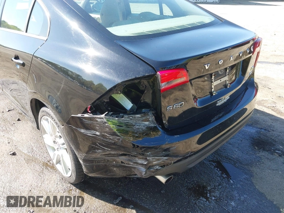 2012 Volvo S60 T6 with VIN YV1902FH4C2112612, listed as a IAAI auction lot 41972206 with 109,210 mi miles. Bid and sale history available at carsss.com. Image 6.