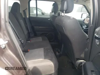 2015 Jeep Patriot Latitude with VIN 1C4NJPFB0FD264888, listed as a Copart auction lot 60201145 with 110,839 mi miles and Clean title. Bid and sale history available at DreamBid. Image 10.