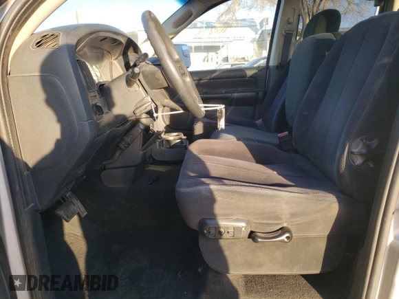 2003 Dodge 1500 ST z VIN 1D7HA18Z73S169598, wystawiony jako Copart lot #45079454 z przebiegiem 198 120 mil mil oraz Czysty tytuł • Clean title. Historia ofert i sprzedaży dostępna na DreamBid. Obrazek 7.