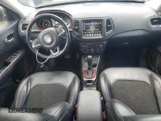 2019 Jeep Compass Trailhawk z VIN 3C4NJDDB5KT799401, wystawiony jako Copart lot #54770485 z przebiegiem 87 640 mil mil oraz Nie do naprawy • Non repairable. Historia ofert i sprzedaży dostępna na DreamBid. Obrazek 8.