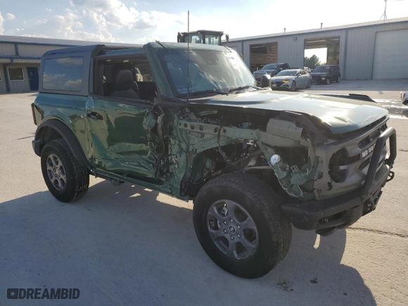 2024 Ford Bronco Big Bend with VIN 1FMDE7AH7RLA34833, listed as a Copart auction lot 72586034 with 5,890 mi miles and Salvage Title. Bid and sale history available at carsss.com. Image 4.