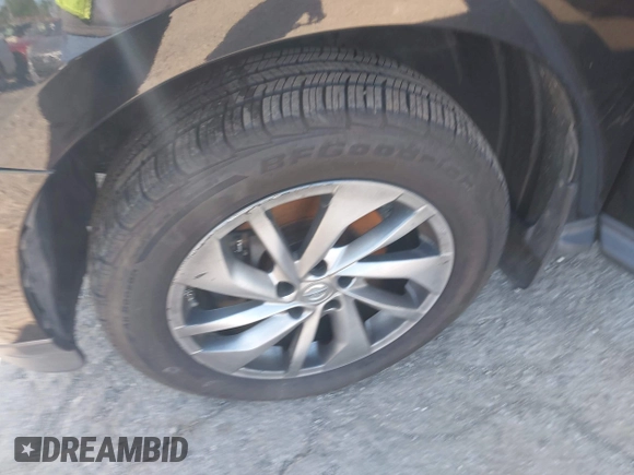 2014 Nissan Pathfinder SV with VIN 5N1AR2MM1EC682262, listed as a IAAI auction lot 42132205 with 235,107 mi miles. Bid and sale history available at carsss.com. Image 12.