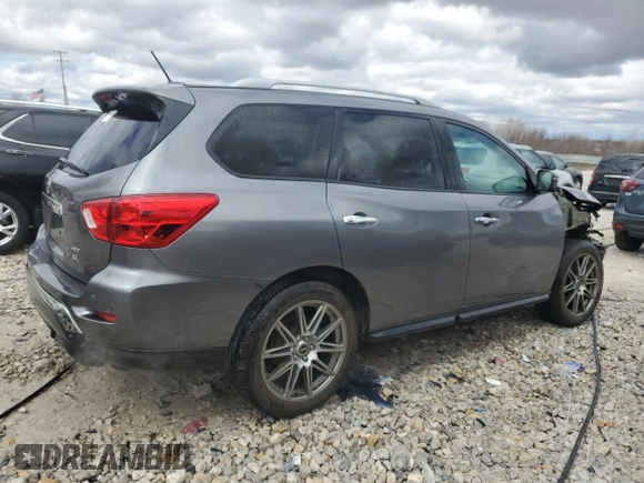2018 Nissan Pathfinder S z VIN 5N1DR2MM6JC631069, wystawiony jako Copart lot #52002295 z przebiegiem 121 020 mil mil oraz Czysty tytuł • Clean title. Historia ofert i sprzedaży dostępna na DreamBid. Obrazek 3.