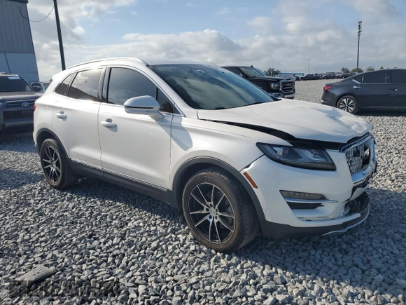 2019 Lincoln MKC Select with VIN 5LMCJ2C90KUL20777, listed as a Copart auction lot 51981415 with 52,871 mi miles and Salvage title. Bid and sale history available at DreamBid. Image 4.