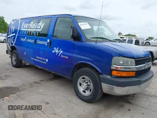2006 Chevrolet Express Cargo z VIN 1GCGG29U661245562, wystawiony jako IAAI lot #42153119 z przebiegiem 244 447 mil mil oraz . Historia ofert i sprzedaży dostępna na DreamBid. Obrazek 1.