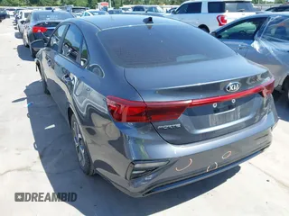 2021 Kia Forte LXS z VIN 3KPF24ADXME356322, wystawiony jako IAAI lot #42237624 z przebiegiem 52 609 mil mil oraz . Historia ofert i sprzedaży dostępna na DreamBid. Obrazek 3.