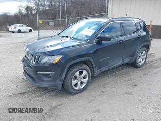 2017 Jeep Compass Latitude with VIN 3C4NJDBB6HT666092, listed as a IAAI auction lot 41199349 with 101,190 mi miles. Bid and sale history available at carsss.com. Image 17.