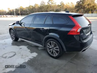 2016 Volvo V60 Cross Country T5 with VIN YV4612HK1G1019604, listed as a Copart auction lot 85134764 with 0 mi miles and Salvage Title. Bid and sale history available at carsss.com. Image 2.