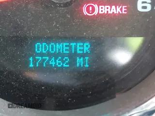 2008 Chevrolet Silverado 1500 1LT with VIN 3GCEC13018G277973, listed as a IAAI auction lot 41915142 with 177,462 mi miles and . Bid and sale history available at DreamBid. Image 7.