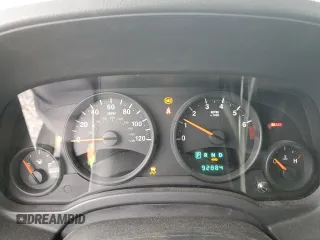 2010 Jeep Patriot Sport z VIN 1J4NF2GB4AD512307, wystawiony jako Copart lot #57686005 z przebiegiem 92 884 mil mil oraz Czysty tytuł • Clean title. Historia ofert i sprzedaży dostępna na DreamBid. Obrazek 9.