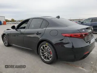 2023 Alfa Romeo Giulia Veloce z VIN ZARFAMBN7P7669364, wystawiony jako Copart lot #84547514 z przebiegiem Nie podano mil oraz Szkody całkowita. Historia ofert i sprzedaży dostępna na DreamBid. Obrazek 2.