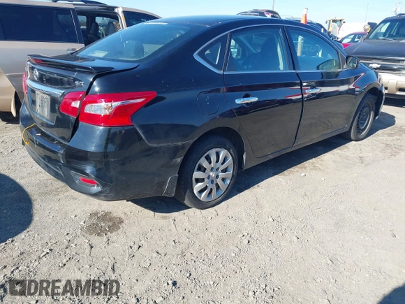 2019 Nissan Sentra S z VIN 3N1AB7AP1KY456992, wystawiony jako IAAI lot #41237654 z przebiegiem 88 099 mil mil oraz . Historia ofert i sprzedaży dostępna na DreamBid. Obrazek 4.
