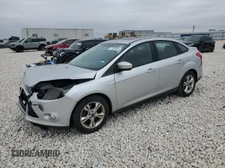 2012 Ford Focus SE with VIN 1FAHP3F22CL386308, listed as a Copart auction lot 41959485 with 111,583 mi miles and Salvage Title. Bid and sale history available at carsss.com. Image 1.