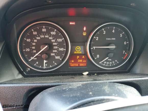 2014 BMW X1 sDrive28i with VIN WBAVM1C56EVW49686, listed as a Copart auction lot 47584905 with 182,738 mi miles and Salvage Title. Bid and sale history available at carsss.com. Image 9.