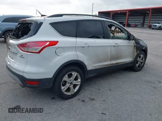 2016 Ford Escape SE with VIN 1FMCU0GX2GUB17940, listed as a IAAI auction lot 41921048 with 1 mi miles. Bid and sale history available at carsss.com. Image 4.